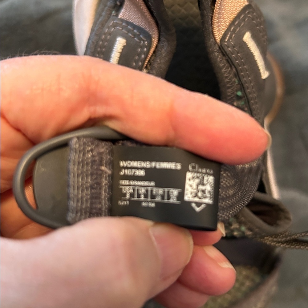 Chaco Women's Gray and Black Sandals size 8 - Picture 2 of 7